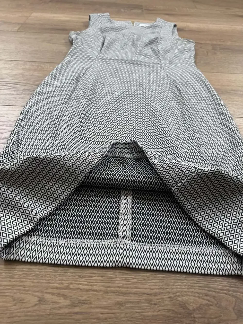 Calvin Klein Sheath Dress Womens 12 Black White Geometric Sleeveless Stretch
